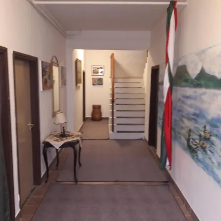 Bed & Breakfast Centrum Panzio Lelle Balatonlelle